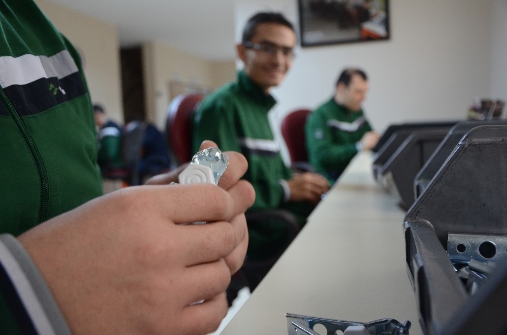 (Özel Haber) Zihinsel Engelli Bireyler Üreterek Tedavi Oluyor