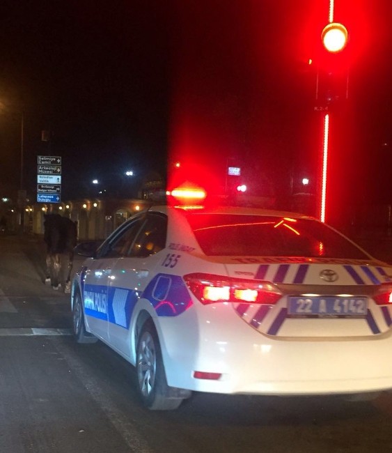 Polis Hırsız Değil, At Kovaladı