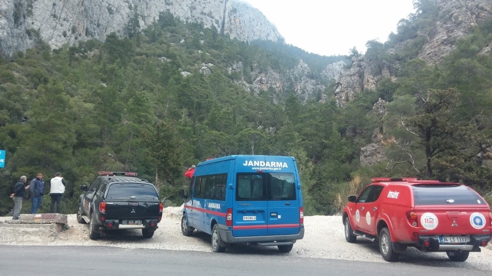 Portakal Toplamaktan Sıkıldık Deyip Dağa Çıktılar, Mahsur Kaldılar