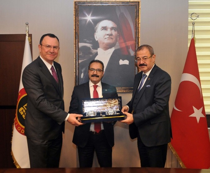 Rektör Gürden İadeyi Ziyaret