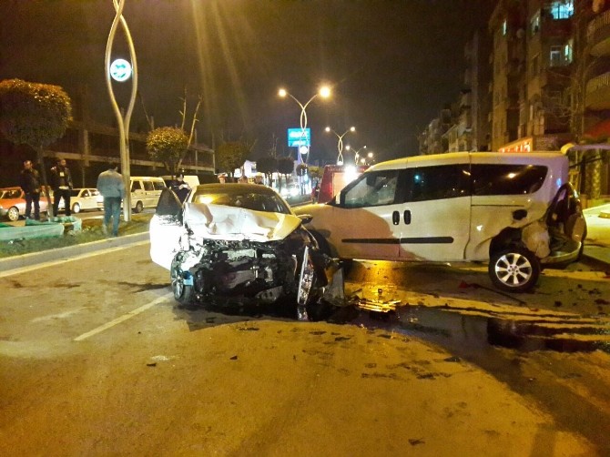 Sakaryada 7 Araçlı Zincirleme Trafik Kazası: 2 Yaralı