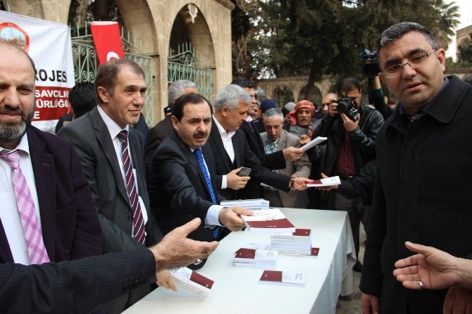 Şanlıurfada 2 Bin 500 Kitap Dağıtıldı