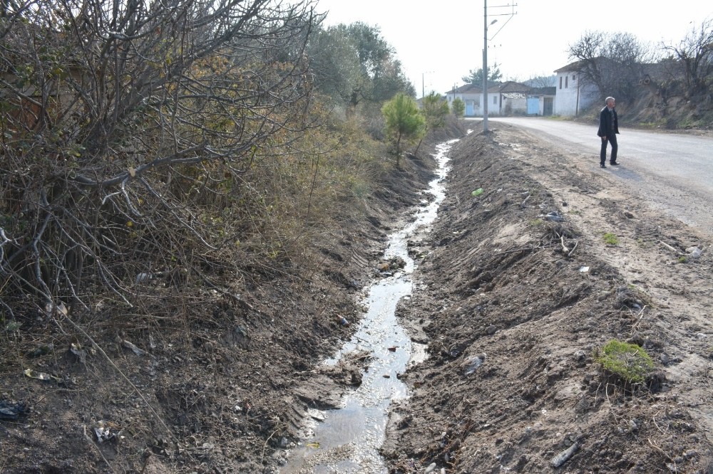 Saruhanlıda Dereler Temizlendi
