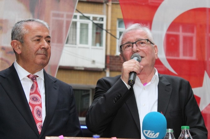 Sefa Sirmen Tahliye Oldu, Coşkuyla Karşılandı