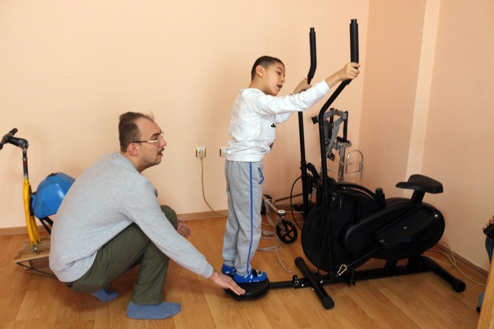 Serebral Palsi Hastası Ali İhsana Yardımseverlerden Destek Geldi