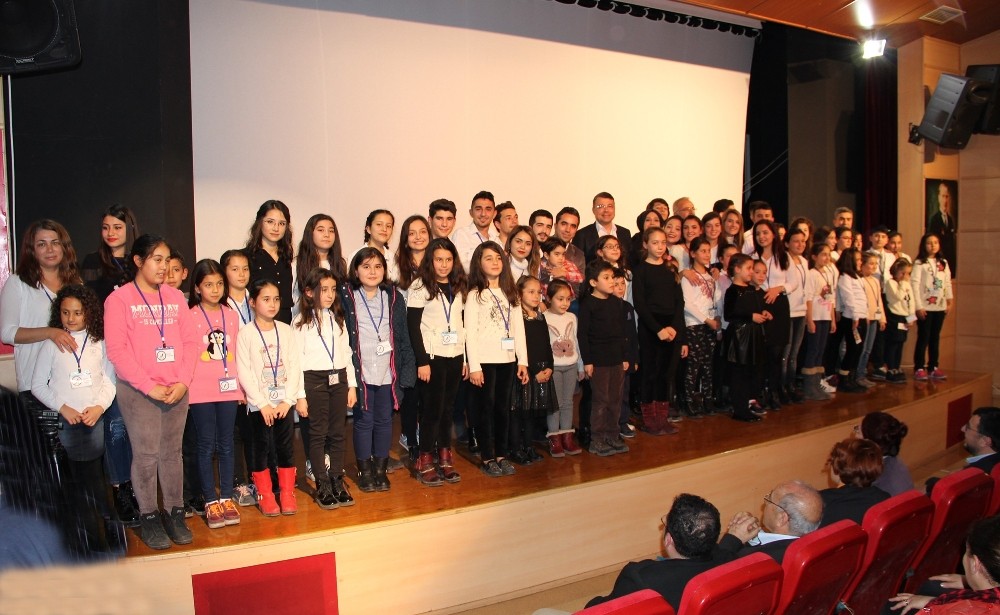 Silifkede Çocuklardan Şiir Dinletisi