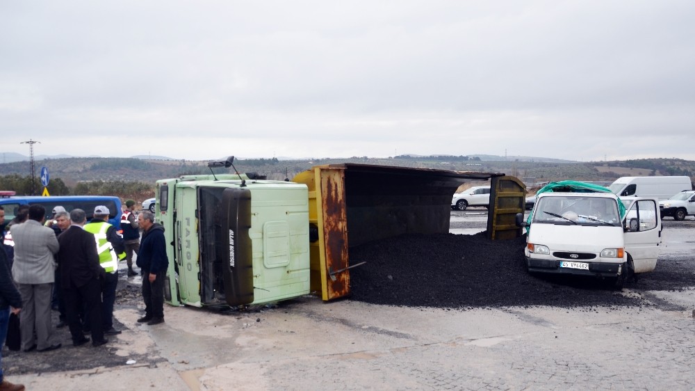 Somada Aynı Yerde Bir Günde Üç Kaza: 2 Yaralı
