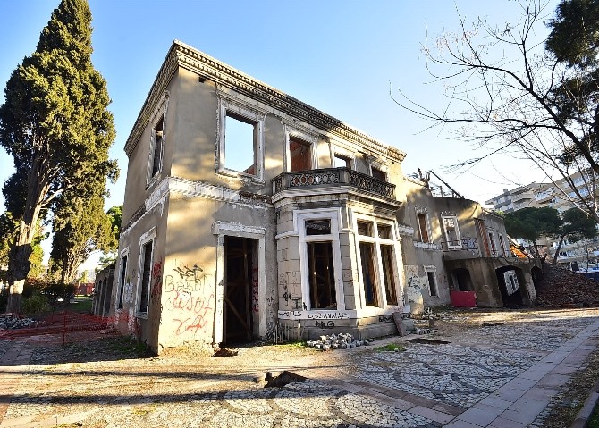 Tarihi Paterson Köşkünün Yarıdan Fazlası Eklenti