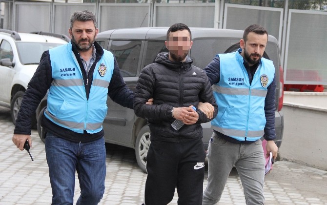 Tartıştığı Bir Kişiyi Bıçakladı, Diğerini Darp Etti