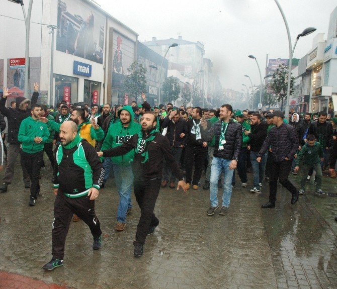 Tatangalardan Afjet Afyonspor Maçı Öncesi Görkemli Yürüyüş