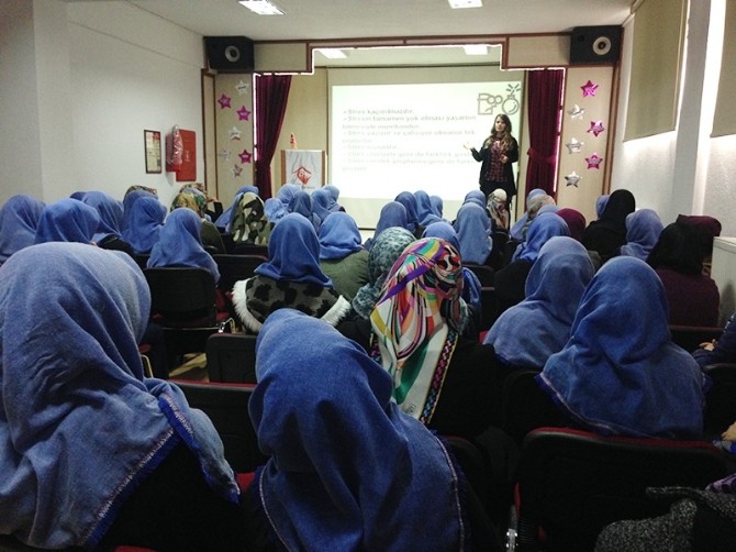 Tavşanlıda Aile İçi Eğitim Programları Devam Ediyor