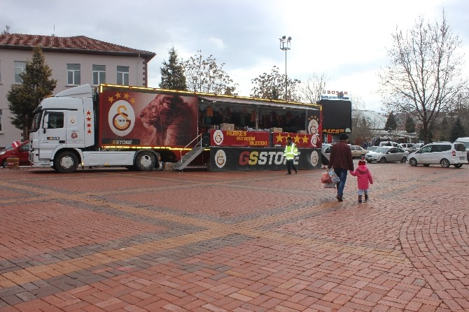 Tavşanlıda Gs Storeye Büyük İlgi