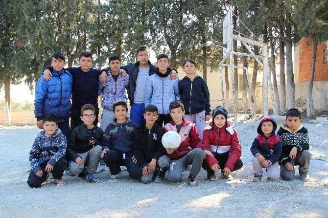 Tirkeşli Çocuklar Başkan Ergünden Halı Saha İstedi