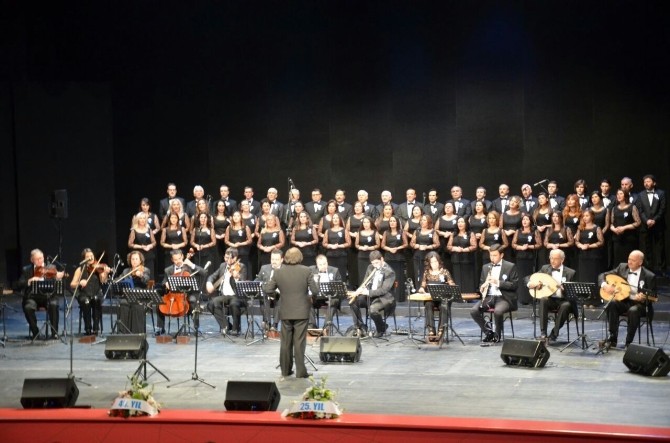 Türk Sanat Müziği Korosundan Sezon Ortası Konseri