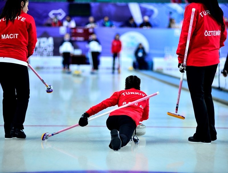 Türkiyenin Curlingdeki İlk Zaferi