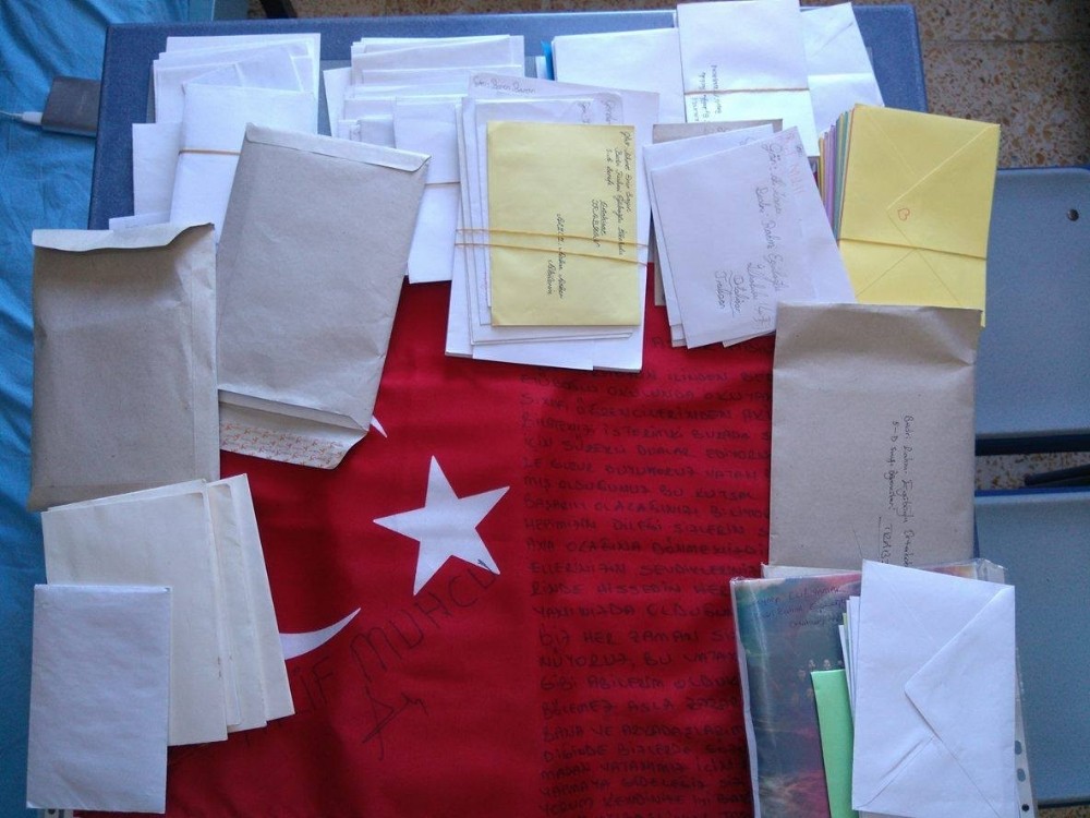 Üniversite Öğrencisinden El Babtaki Askerler İçin Mektup Kampanyası
