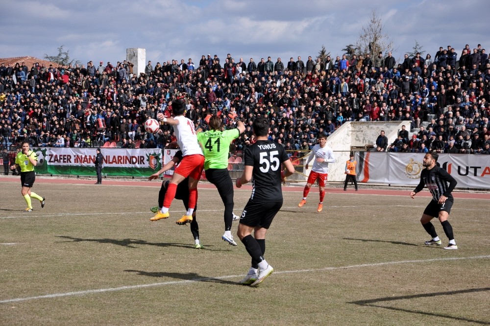 Uşakspor, Ortacadan 3 Puan Çıkardı