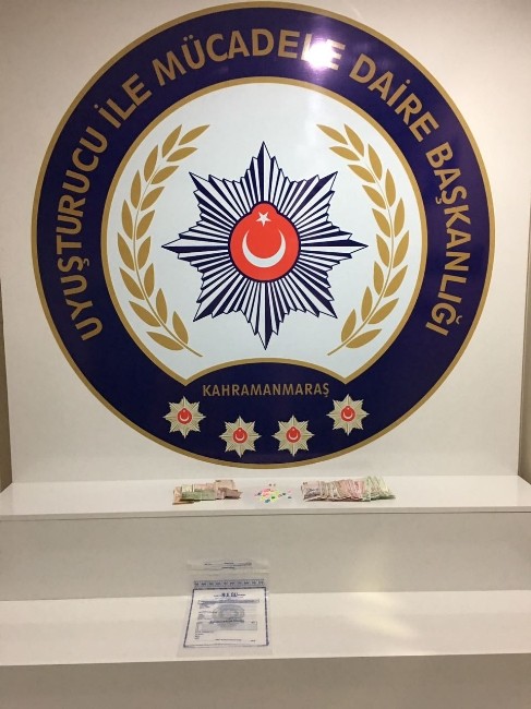 Uyuşturucu Satıcısı Kadın Polisten Kaçamadı