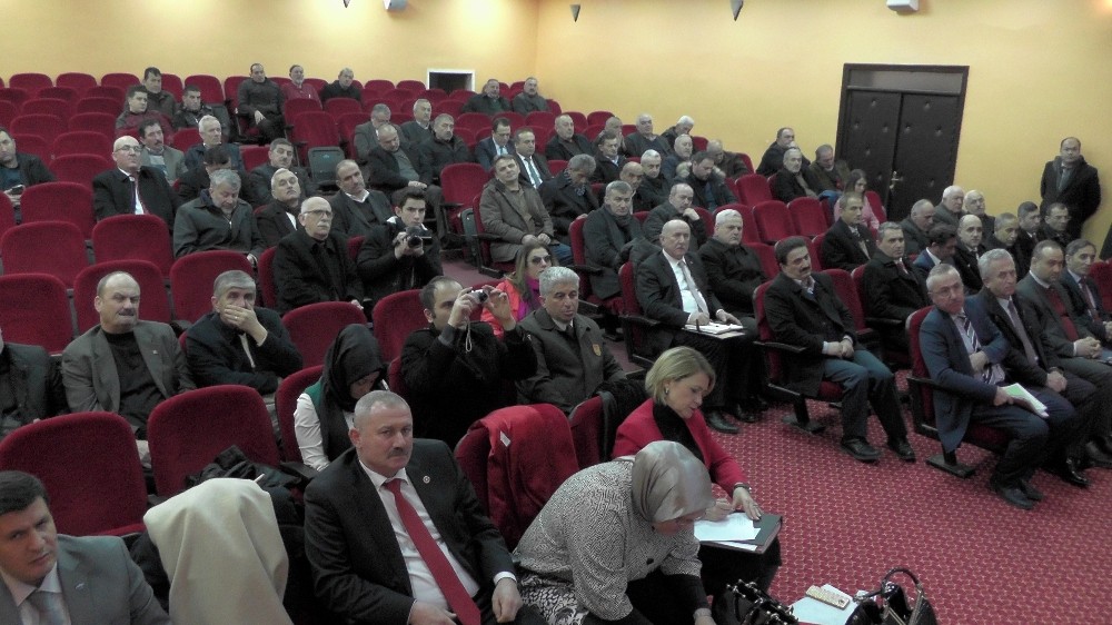 Vali Dağlı, Akçakocada Muhtarlarla Bir Araya Geldi