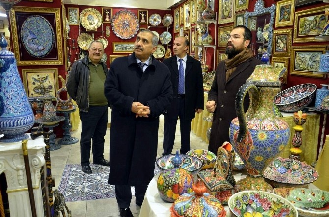 Vali Koçak, Kuşadasında Esnaflarla Buluştu