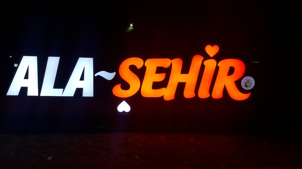 Yeni Işıklandırma Alaşehire Renk Kattı