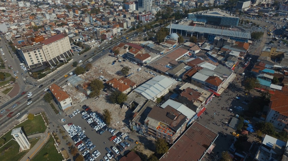 Yeni Kent Meydanı Tez Konusu Oldu