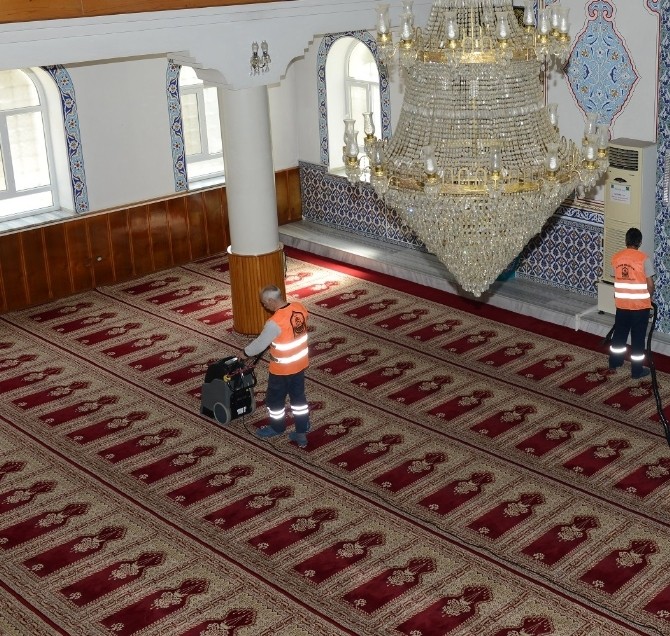 Yıldırımda Cami Temizliği