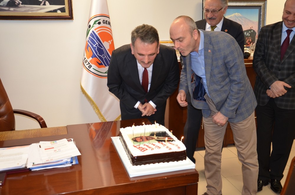 Yılmaza Sürpriz Doğum Günü Kutlaması