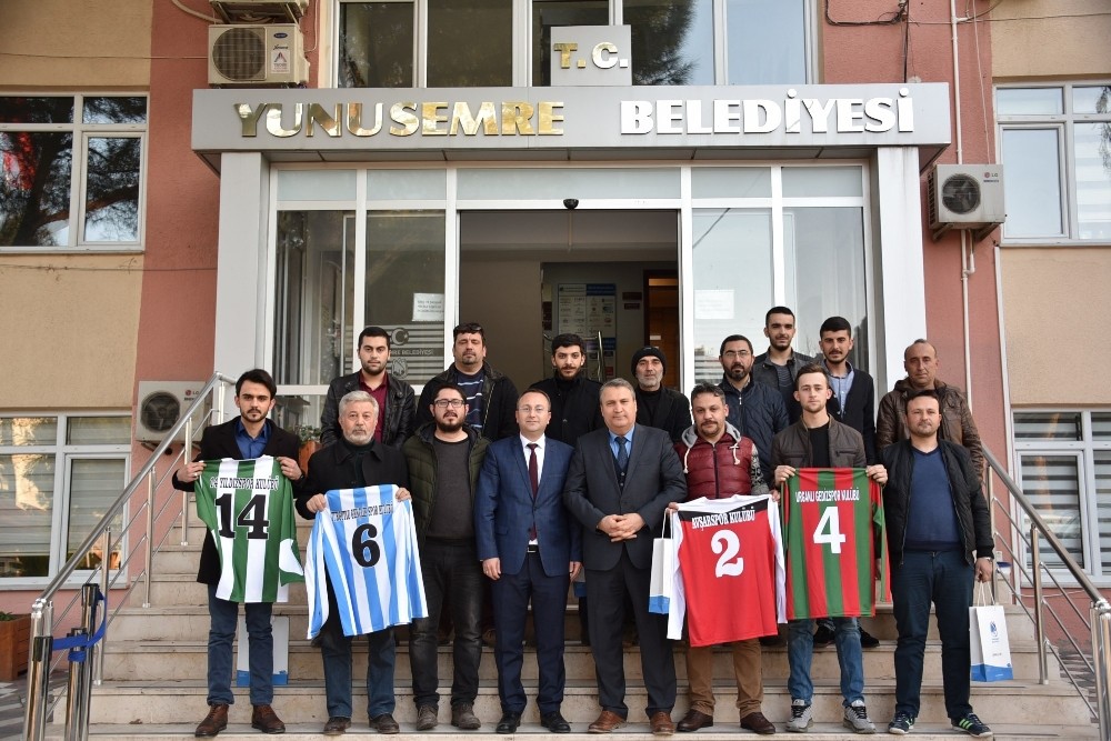 Yunusemreden Turgutlulu Amatör Takımlara Forma Desteği