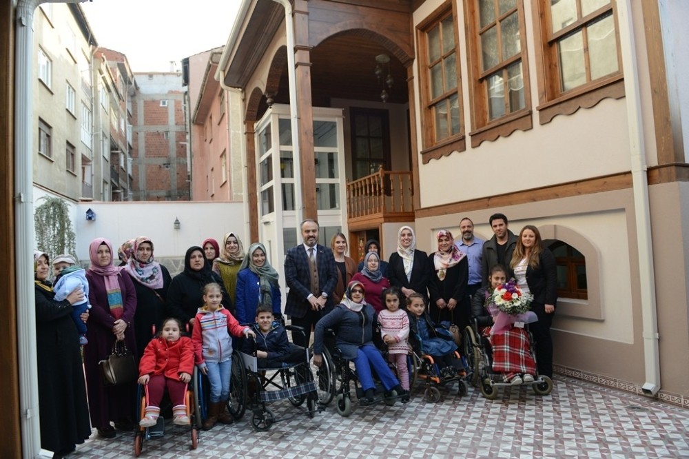 Aktaş, “Spina Bifida Hastası Çocuklarla Buluştu