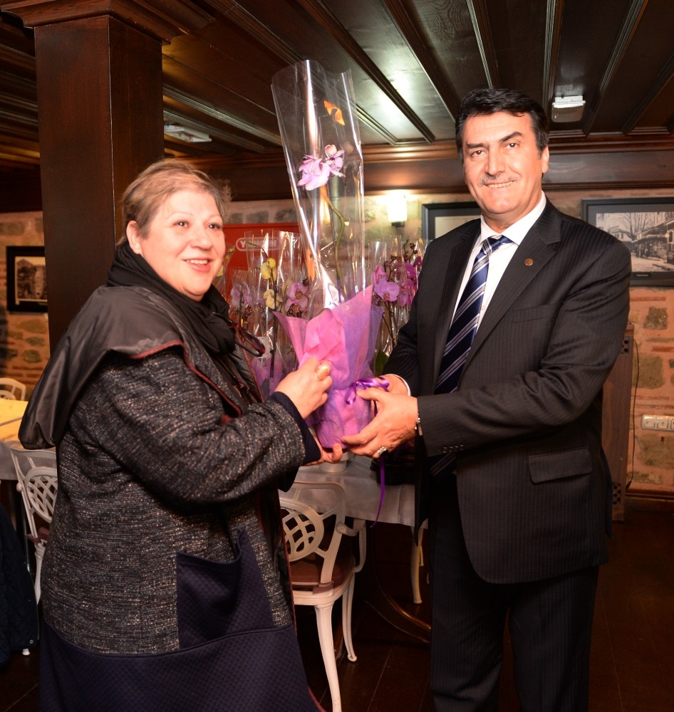 Dündardan Osmangazili Kadınlara Jest