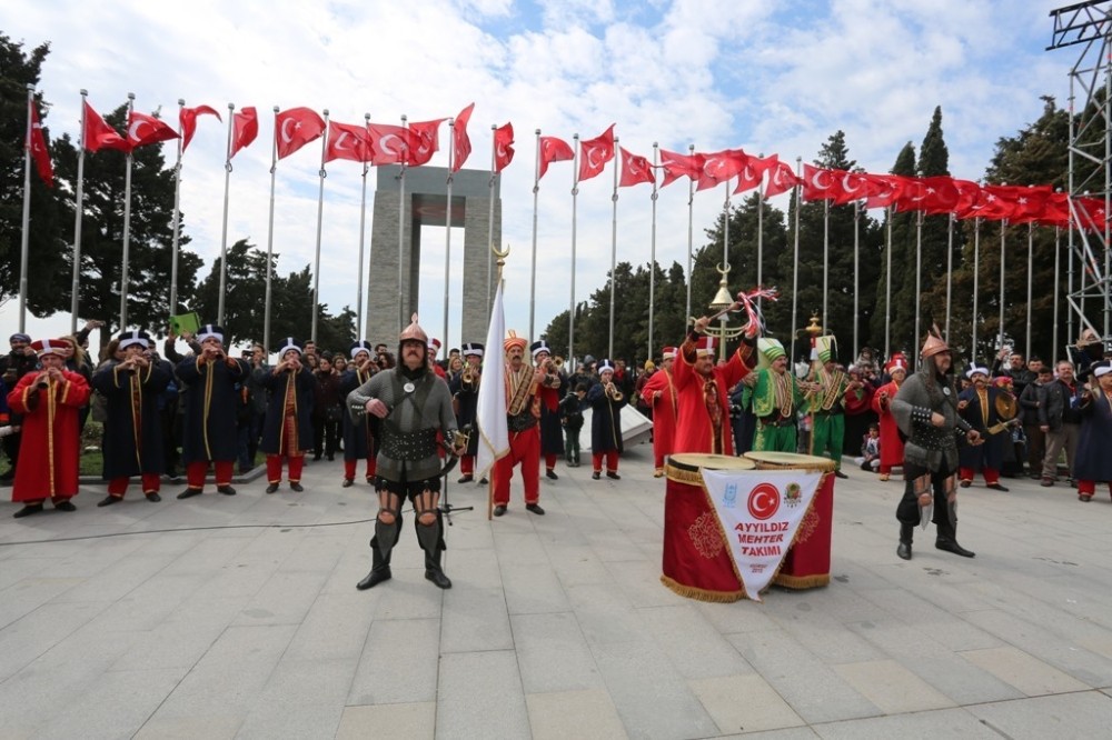 Gürsu Ayyıldız Mehteran Takımı Şehitler Abidesini İnletti