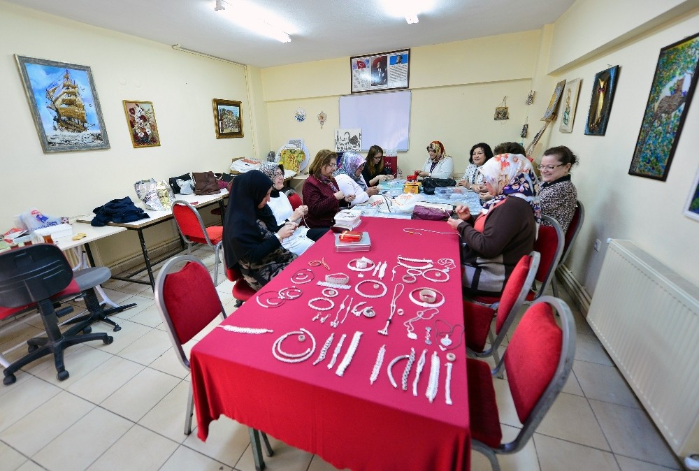 Kanuninin Sanatı Bursada Yaşatılıyor