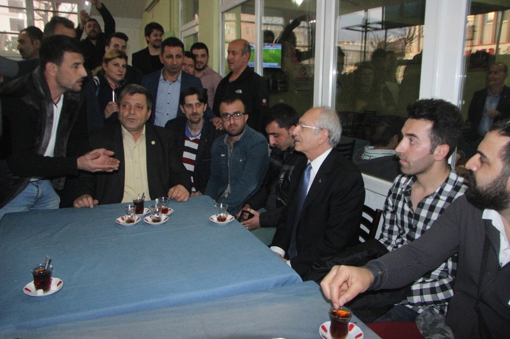 Kılıçdaroğlundan Bursada Kahvehane Ziyareti