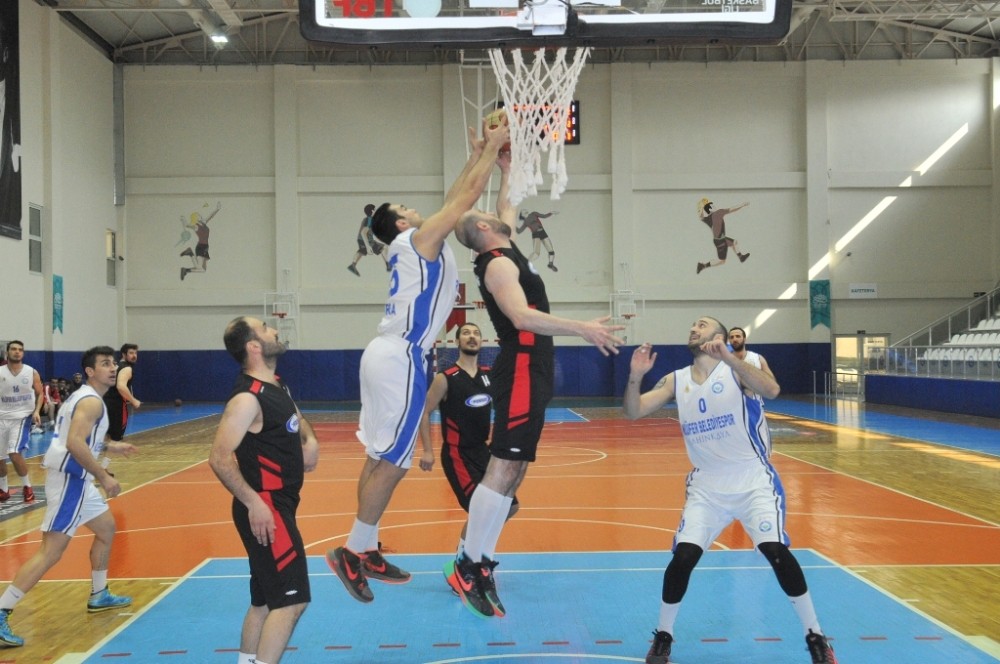 Nilüfer Potada Yüzleri Güldürüyor