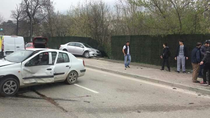 Öğrenci Servisinde Yan Yattı