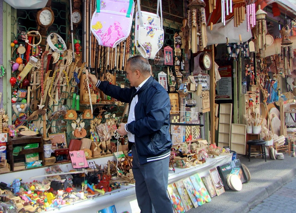 (Özel Haber) Çocuklarını Kanserden Korumak İsteyenler Tahta Oyuncak Alıyor