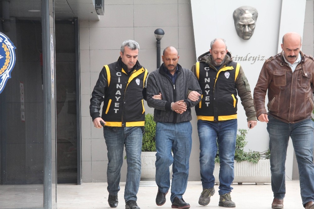 Tartıştığı Ablasını Öldürdü