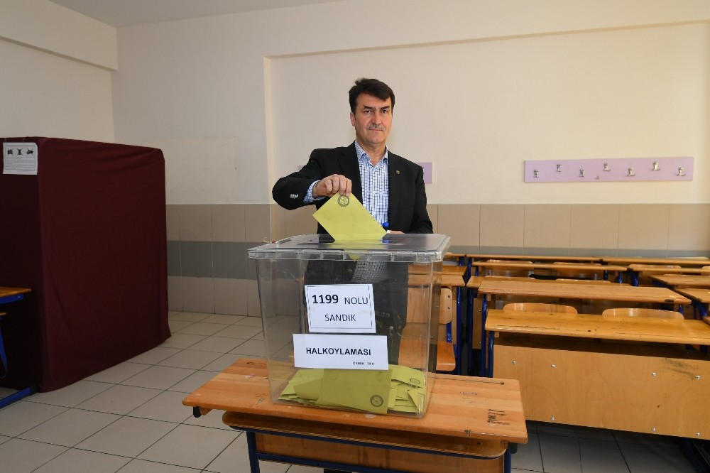 Başkan Dündar Oyunu Kullandı