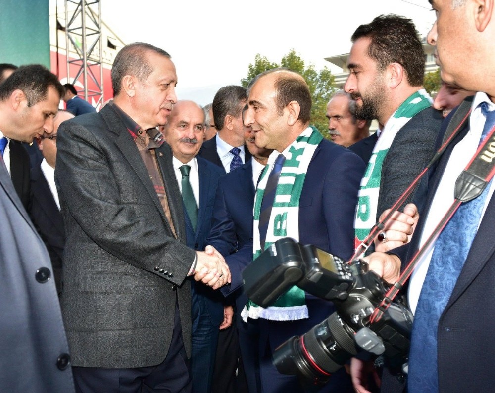 Başkan Edebalinin Cumhurbaşkanı Erdoğan İçin Okuduğu Şiir Tıklanma Rekorları Kırıyor