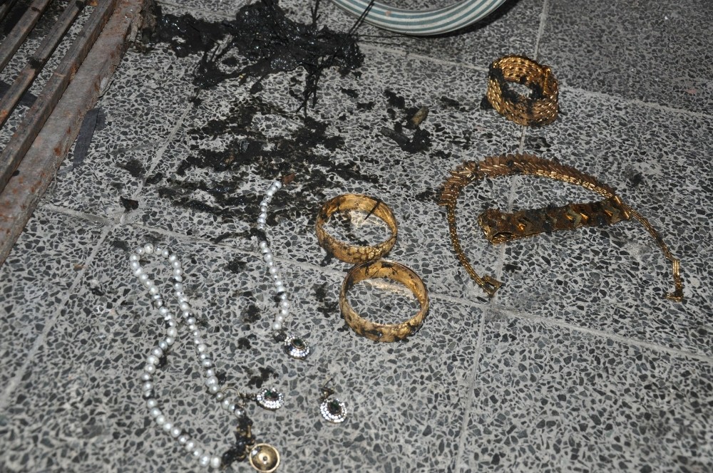 Çalınan Altınlar Evin Kanalizasyonundan Çıktı