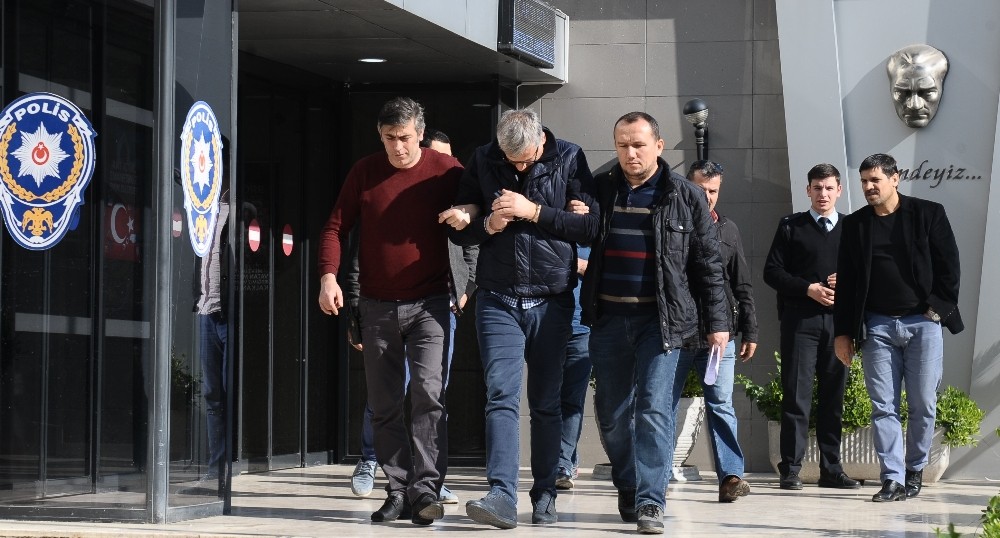 Gizli Görevdeyim Diyerek 350 Bin Lira Dolandırdı