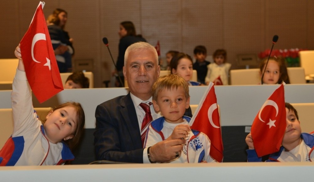 Halk Evinde 23 Nisan Coşkusu