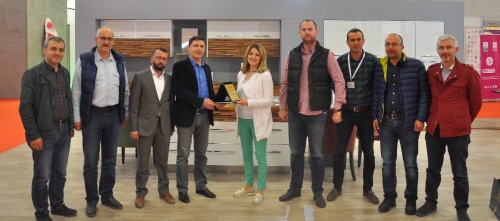 İtsodan İnşaat Fuarına Katılan Üyelerine Plaket