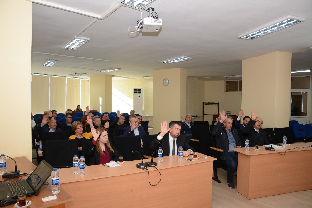 Karacabey Belediyesinin Faaliyet Raporu Meclisten Geçti