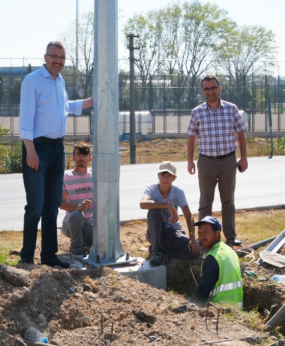 Karacabeyde Elektrik Hatları Yer Altına Alınıyor