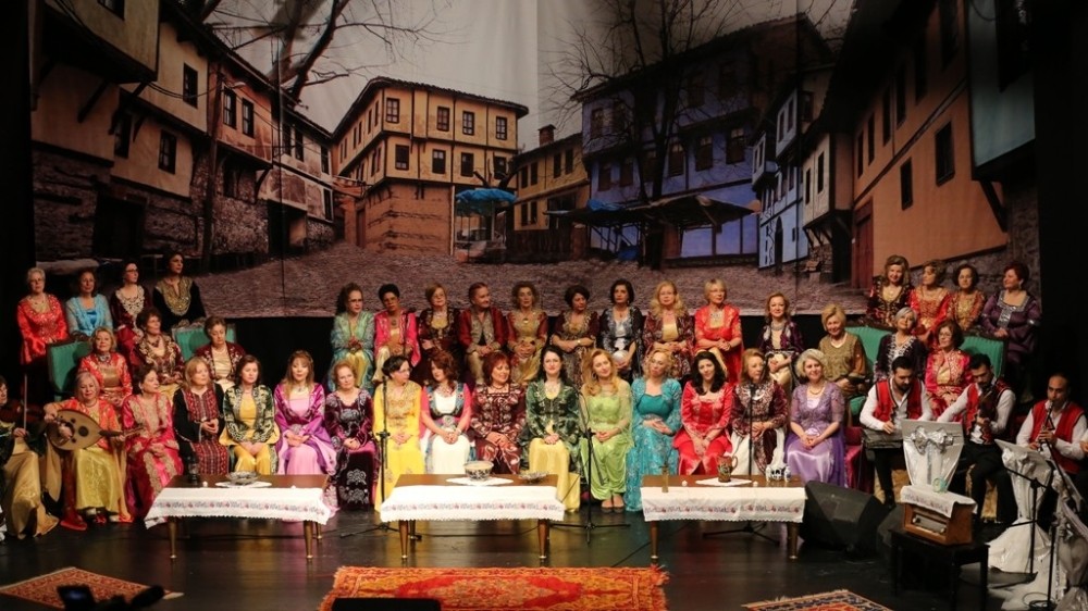 Nilüfer Kadın Korosu Onko-Day İçin Söyledi