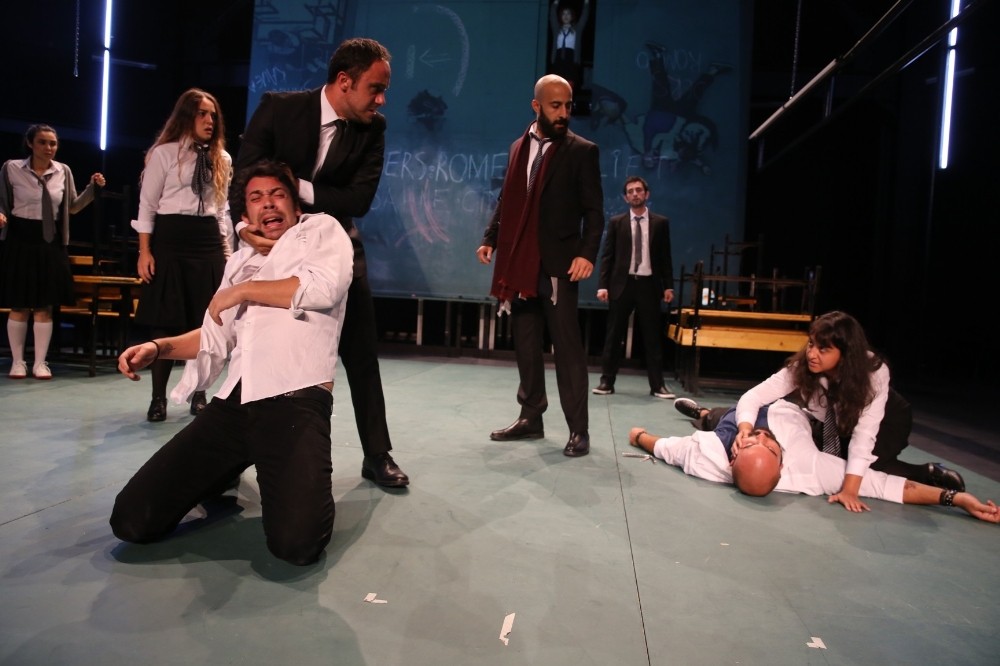 Nilüfer Tiyatro, Romeo Ve Juliet İle Perde İndiriyor