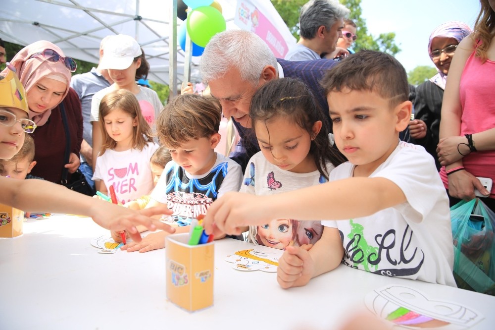 Nilüferde Çocuk Şenliği Sevinci