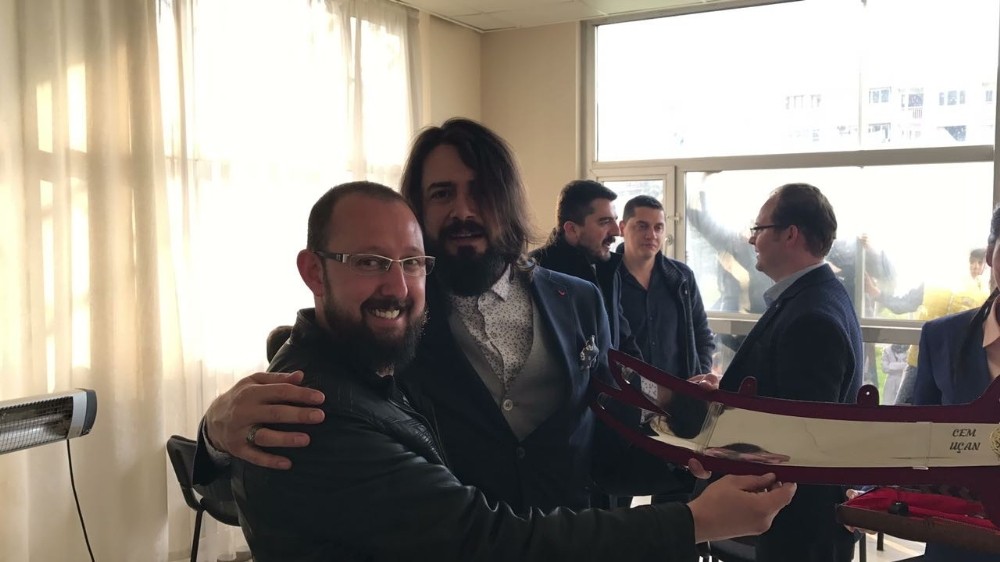 (Özel Haber) Bursalı Bıçakçının Yaptığı Diriliş Kılıç Ve Baltaları Yok Satıyor